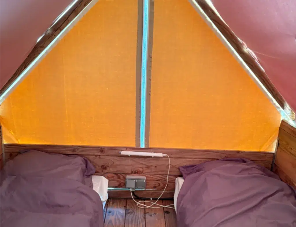 Bivouac sur pilotis Avec électricité02